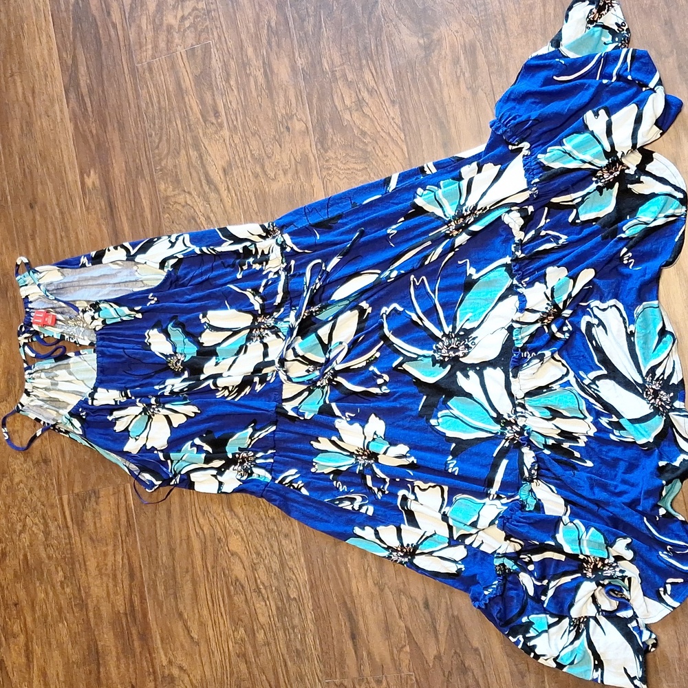 Elle brand midi keyhole dress